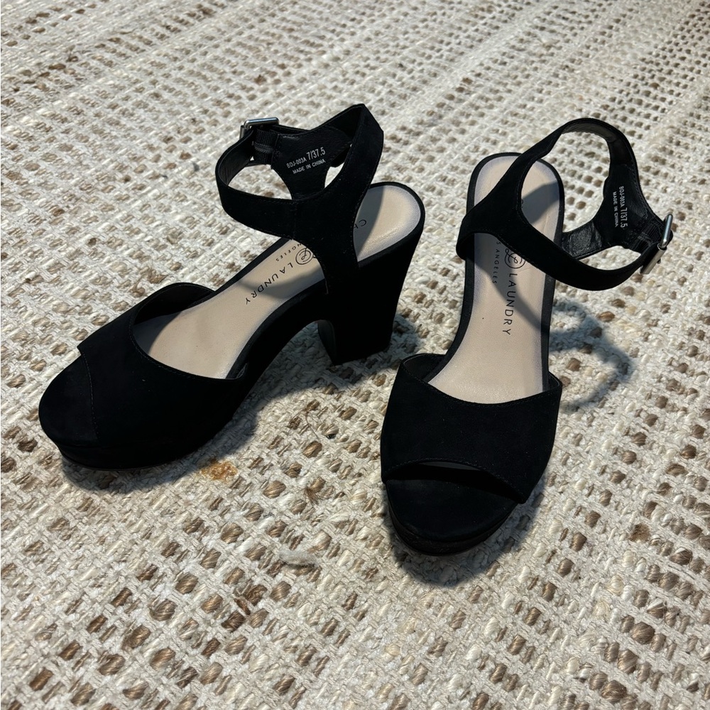 Chinese Laundry chunky high heel